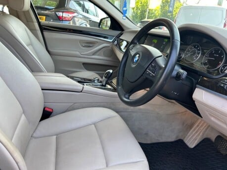 BMW 5 Series 530D SE TOURING 10