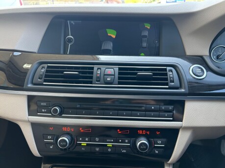 BMW 5 Series 530D SE TOURING 12