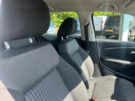 Volkswagen Polo SE TSI 11
