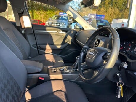 Audi A3 TDI SE TECHNIK 27