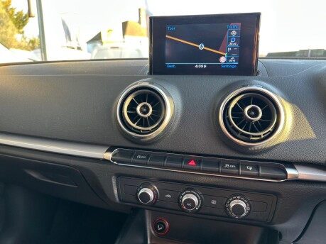 Audi A3 TDI SE TECHNIK 25