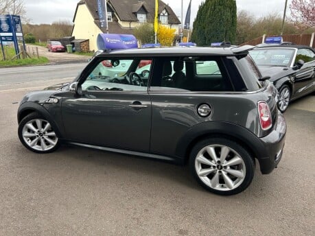 Mini Hatch COOPER SD 5