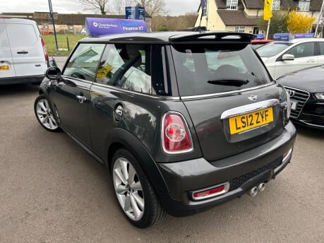 Mini Hatch COOPER SD 7