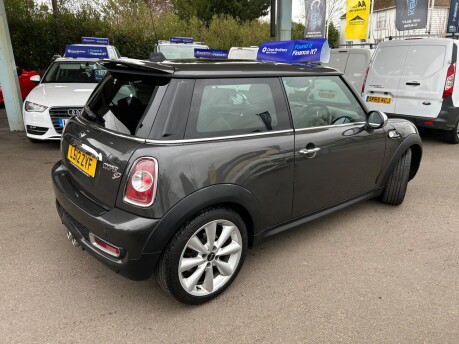 Mini Hatch COOPER SD 10