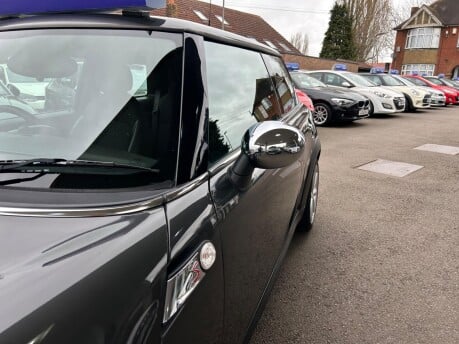 Mini Hatch COOPER SD 16