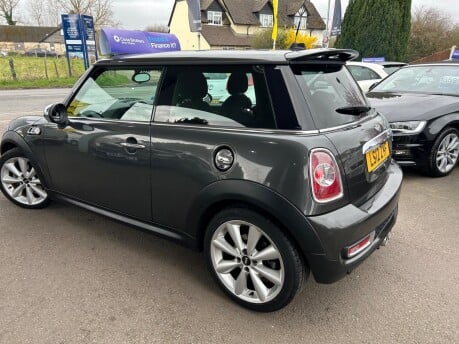 Mini Hatch COOPER SD 6