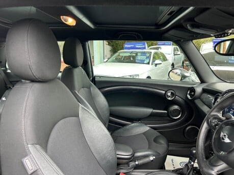 Mini Hatch COOPER SD 25