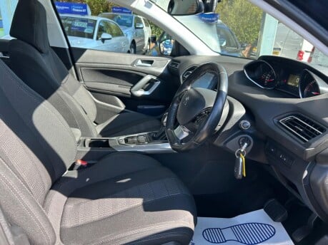 Peugeot 308 BLUE HDI S/S SW ALLURE 27