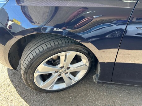 Peugeot 308 BLUE HDI S/S SW ALLURE 17