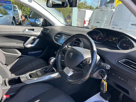 Peugeot 308 BLUE HDI S/S SW ALLURE 28