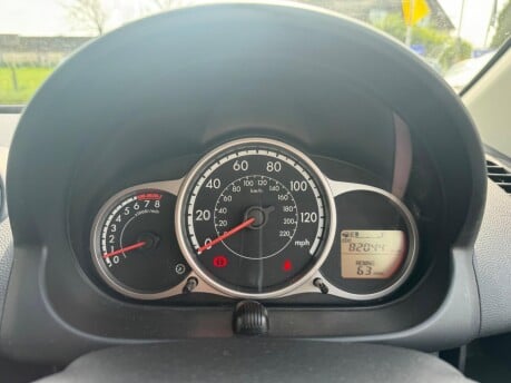 Mazda 2 SPORT VENTURE EDITION 9