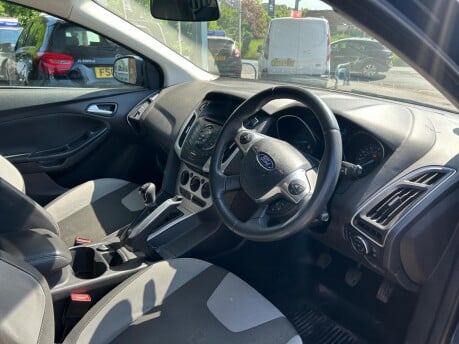 Ford Focus ZETEC 12