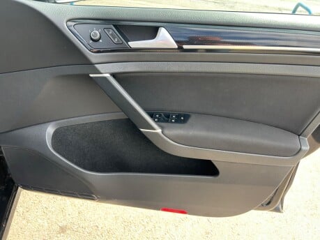 Volkswagen Golf GT TDI BLUEMOTION TECHNOLOGY 26