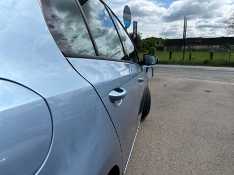 Volkswagen Golf MATCH TSI 28