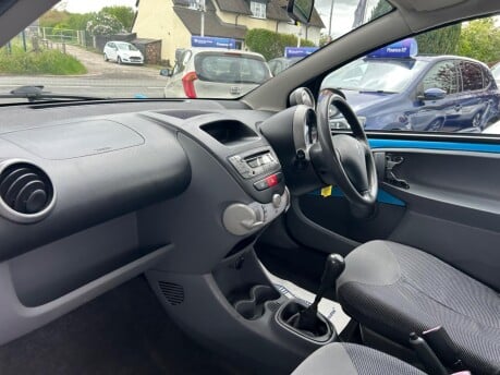 Peugeot 107 URBAN 15