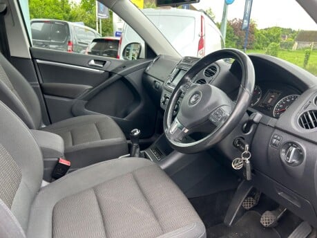 Volkswagen Tiguan SE TDI BLUEMOTION TECHNOLOGY 16