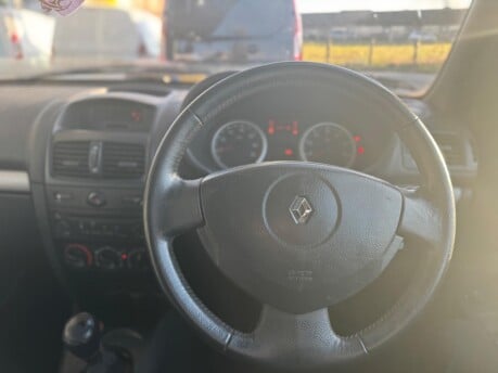 Renault Clio DYNAMIQUE 16V 11