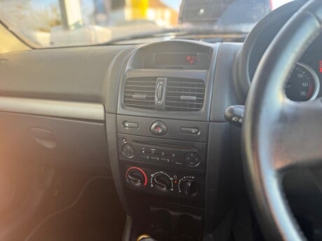 Renault Clio DYNAMIQUE 16V 12