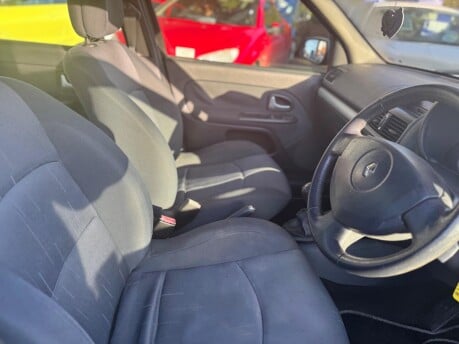 Renault Clio DYNAMIQUE 16V 15