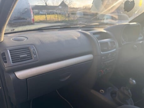 Renault Clio DYNAMIQUE 16V 21
