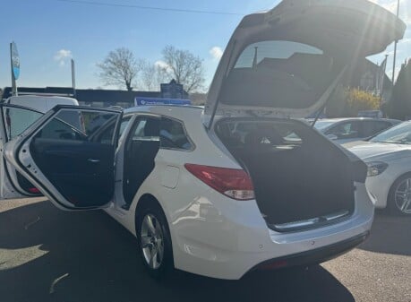 Hyundai i40 CRDI STYLE BLUE DRIVE 35