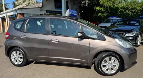 Honda Jazz I-VTEC ES 8