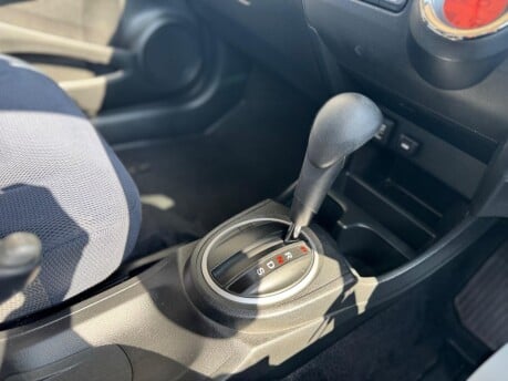 Honda Jazz I-VTEC ES 25