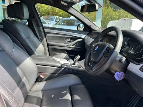 BMW 5 Series 520D M SPORT 23