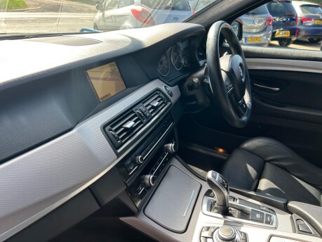 BMW 5 Series 520D M SPORT 31