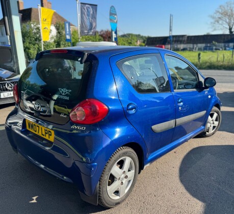 Toyota Aygo BLUE VVT-I 4