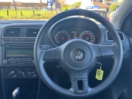 Volkswagen Polo SE DSG 10