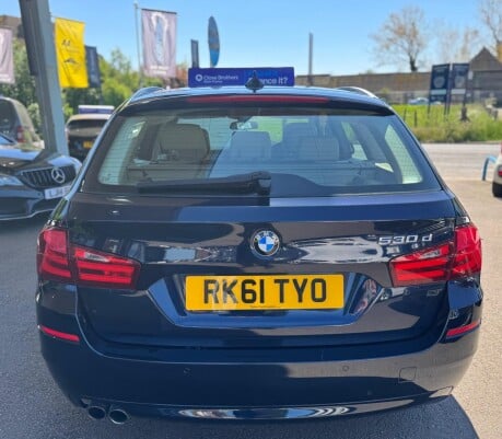BMW 5 Series 530D SE TOURING 6