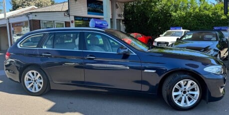 BMW 5 Series 530D SE TOURING 8