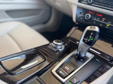 BMW 5 Series 530D SE TOURING 25