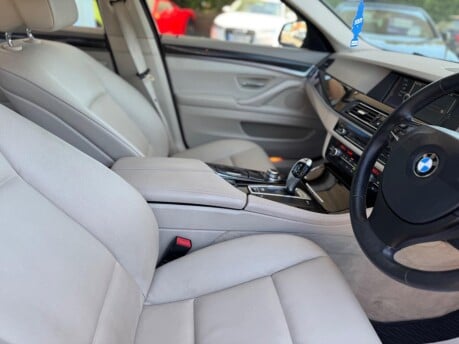 BMW 5 Series 530D SE TOURING 27