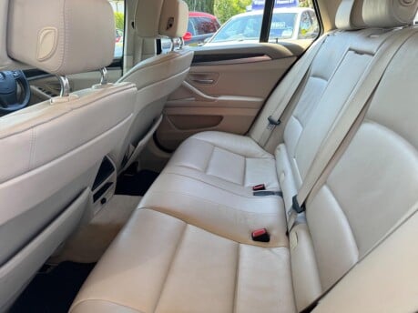 BMW 5 Series 530D SE TOURING 30