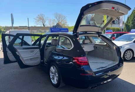 BMW 5 Series 530D SE TOURING 34
