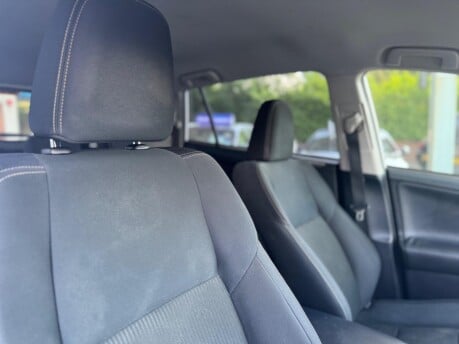 Toyota Rav4 D-4D ICON 7