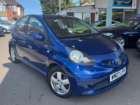 Toyota Aygo BLUE VVT-I