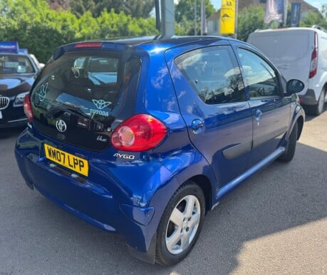 Toyota Aygo BLUE VVT-I 7