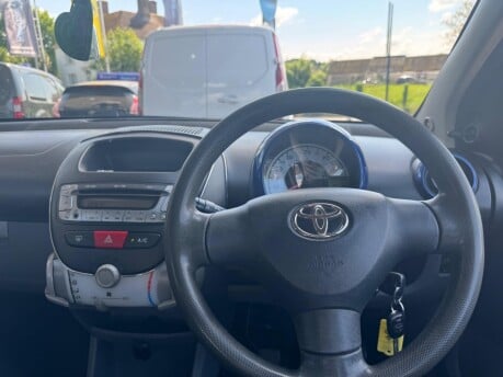 Toyota Aygo BLUE VVT-I 13