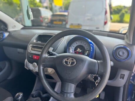 Toyota Aygo BLUE VVT-I 18