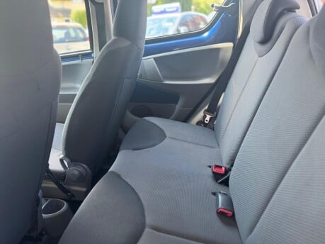 Toyota Aygo BLUE VVT-I 21
