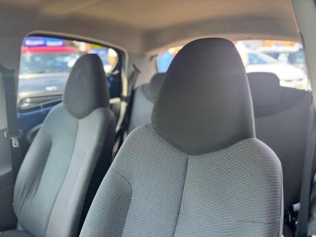Toyota Aygo BLUE VVT-I 22