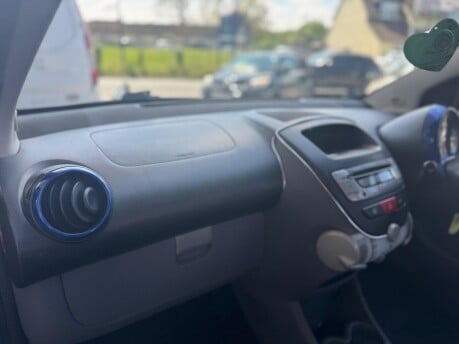 Toyota Aygo BLUE VVT-I 24