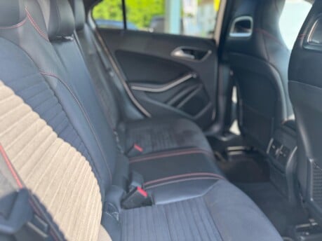 Mercedes-Benz A Class A 200 D AMG LINE PREMIUM 6