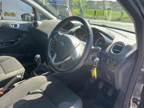 Ford Fiesta ZETEC 11