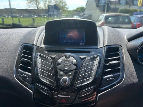 Ford Fiesta ZETEC 12