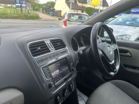 Volkswagen Polo SE DESIGN 18