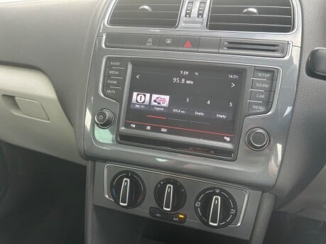 Volkswagen Polo SE DESIGN 28